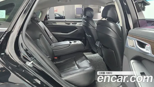 Genesis G80 2017 thumb 11