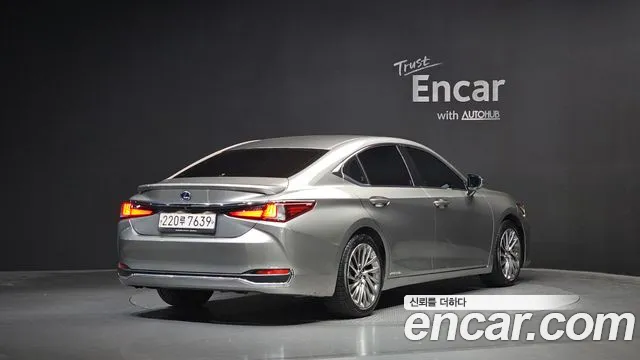Lexus ES 2019 thumb 2