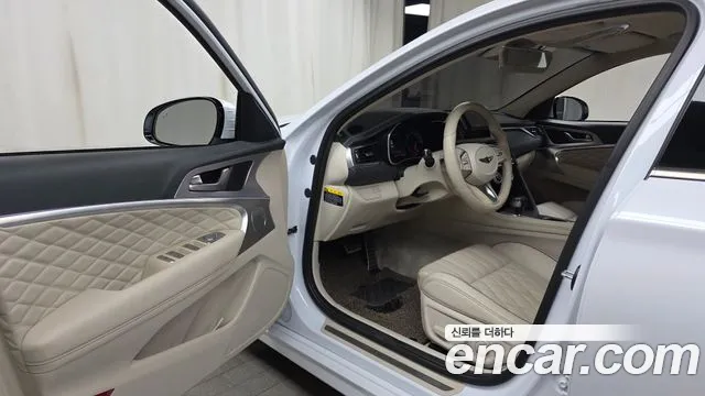 Genesis G70 2019 thumb 10