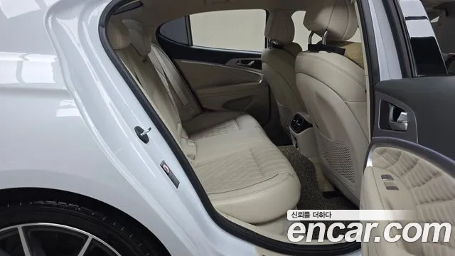 Genesis G70 2019 thumb 11