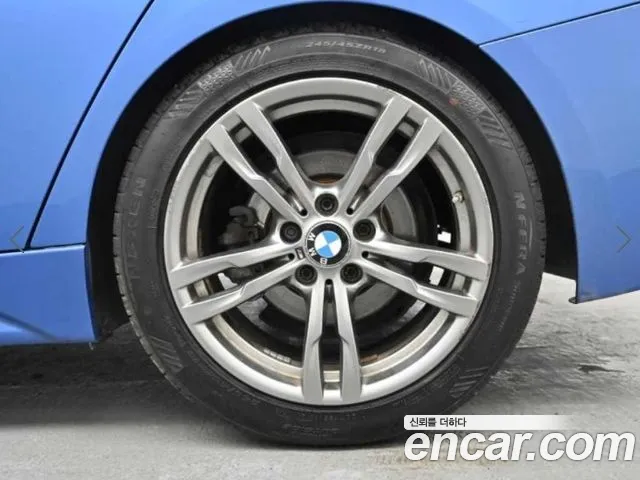 BMW 3-Series 2017 thumb 5