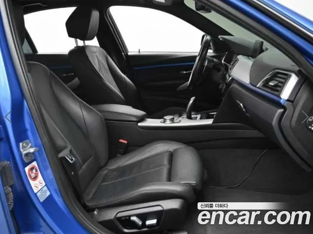 BMW 3-Series 2017 thumb 10