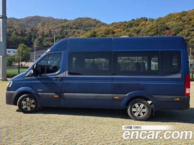 Hyundai Staria 2017 thumb 5