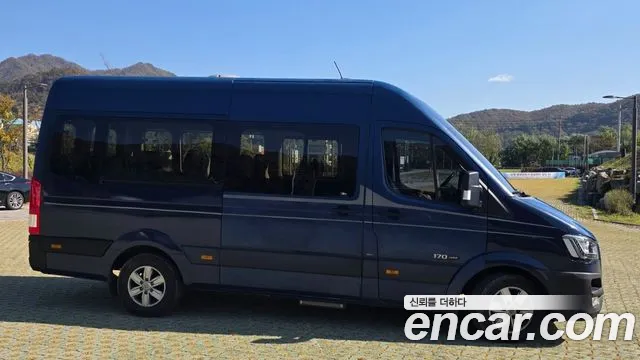 Hyundai Staria 2017 thumb 6