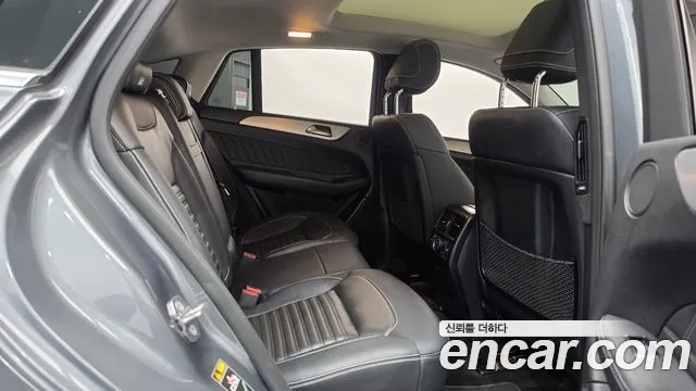 Mercedes-Benz GLE 2018 thumb 11