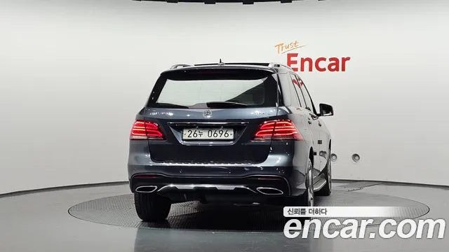 Mercedes-Benz GLE 2016 thumb 4