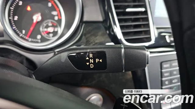 Mercedes-Benz GLE 2016 thumb 9