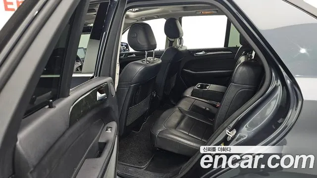 Mercedes-Benz GLE 2016 thumb 12