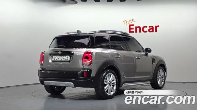 MINI Countryman 2019 thumb 2