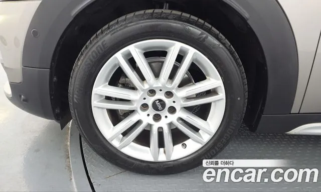 MINI Countryman 2019 thumb 5