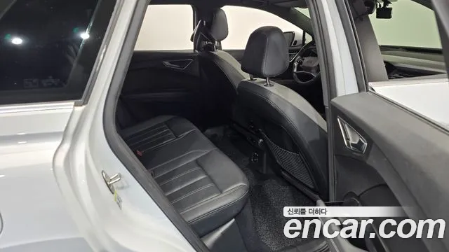 Audi Q4 e-tron 2022 thumb 10