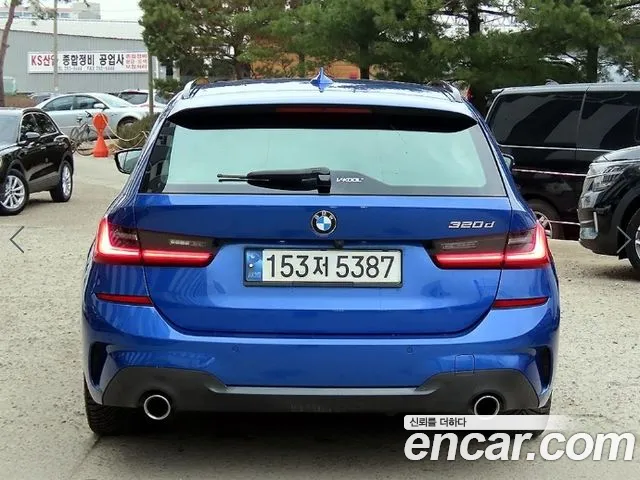 BMW 3-Series 2020 thumb 4