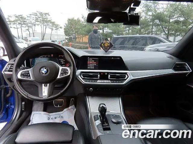 BMW 3-Series 2020 thumb 7