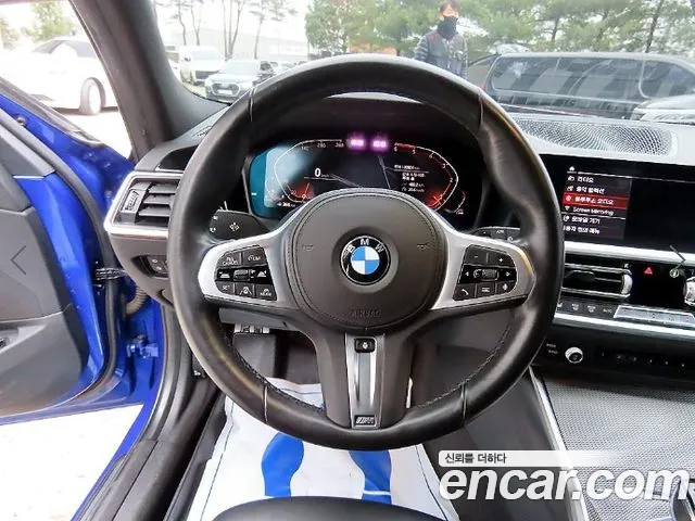 BMW 3-Series 2020 thumb 8