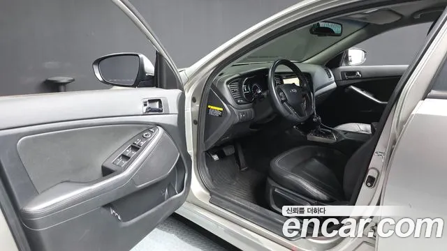 Kia K5 2012 thumb 10