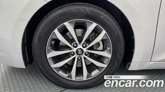 Hyundai Grandeur 2011 thumb 5