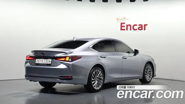 Lexus ES 2024 thumb 2