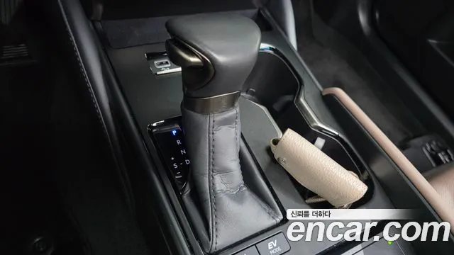 Lexus ES 2024 thumb 9