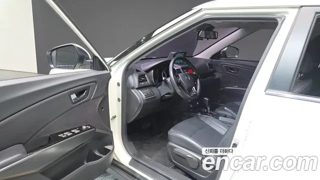 KG_Mobility_Ssangyong TIBOLI 2016 thumb 10