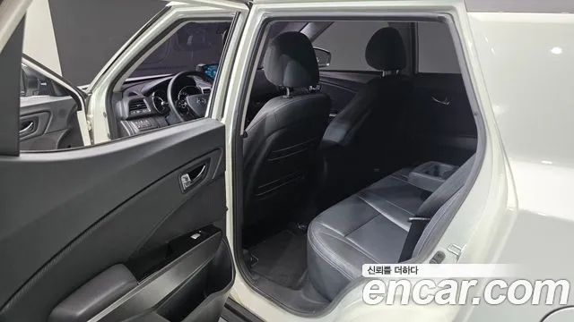 KG_Mobility_Ssangyong TIBOLI 2016 thumb 11