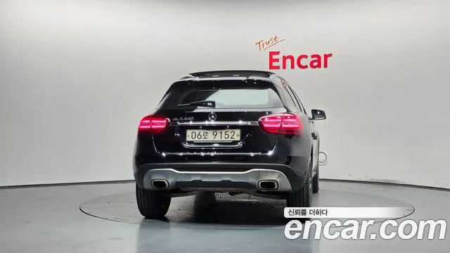 Mercedes-Benz GLA 2018 thumb 4