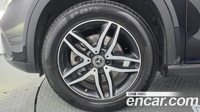 Mercedes-Benz GLA 2018 thumb 5