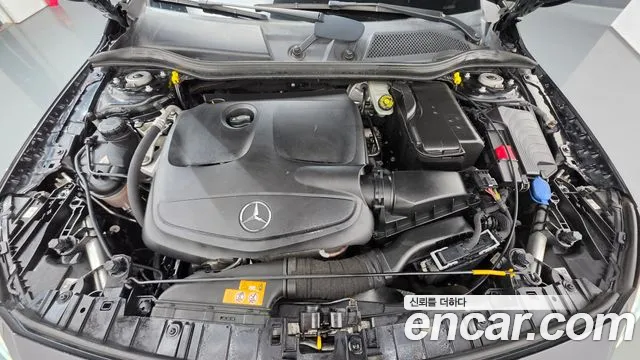 Mercedes-Benz GLA 2018 thumb 6