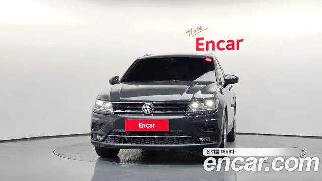 Volkswagen Tiguan 2018 thumb 3