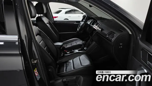 Volkswagen Tiguan 2018 thumb 11