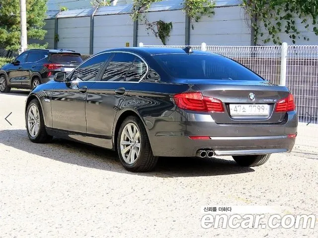 BMW 5-Series 2013 thumb 3
