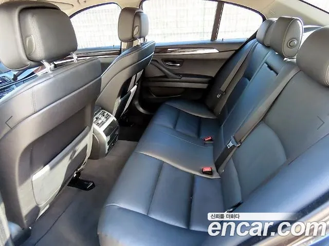BMW 5-Series 2013 thumb 6