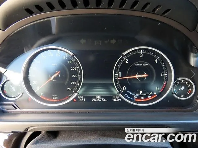 BMW 5-Series 2013 thumb 9