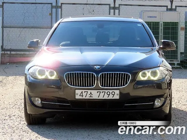 BMW 5-Series 2013 thumb 11