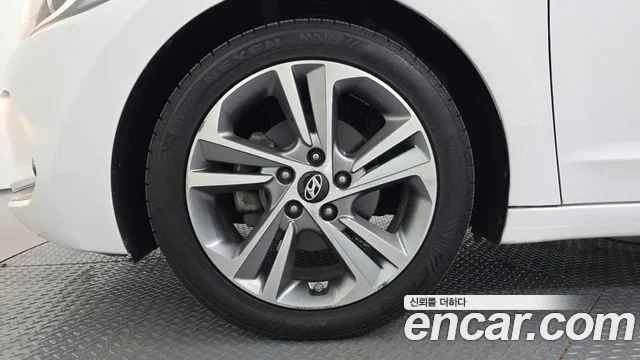 Hyundai Avante 2017 thumb 5