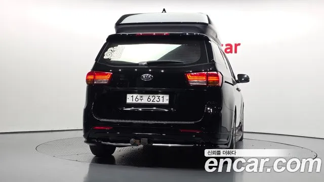 Kia Carnival 2014 thumb 4