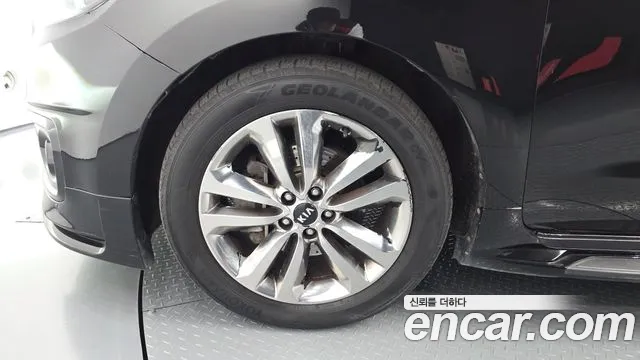 Kia Carnival 2014 thumb 5