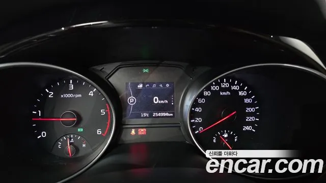Kia Carnival 2014 thumb 8