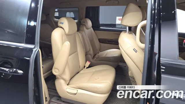Kia Carnival 2014 thumb 12