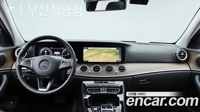 Mercedes-Benz E-Класс 2017 thumb 8
