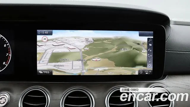 Mercedes-Benz E-Класс 2017 thumb 10