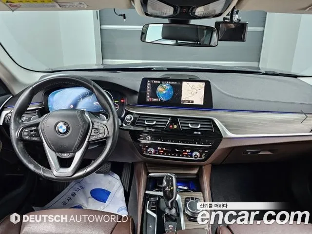 BMW 5-Series 2019 thumb 7