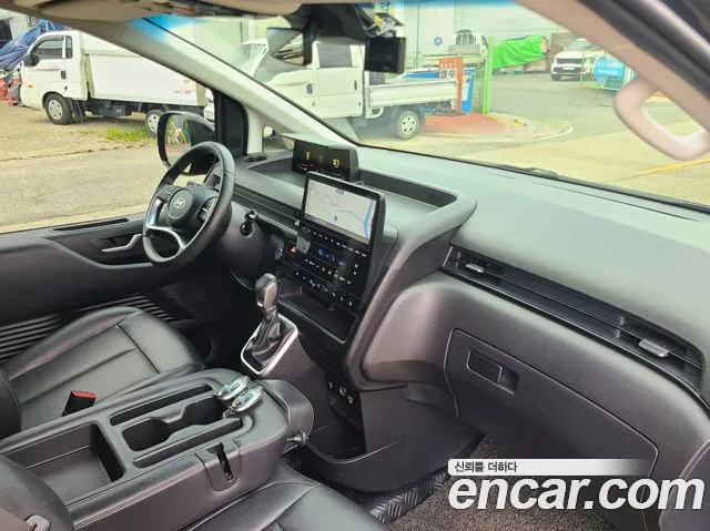 Hyundai Staria 2024 thumb 7