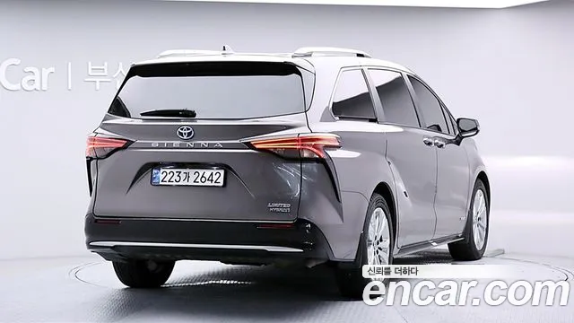 Toyota Sienna 2021 thumb 3