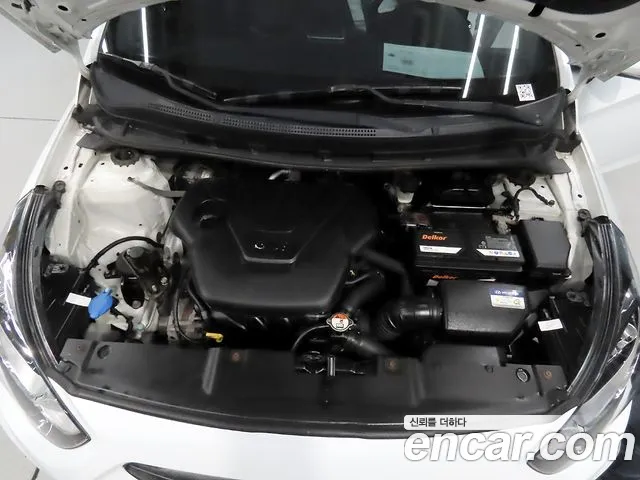 Hyundai Accent 2012 thumb 6