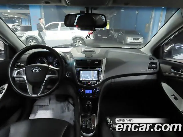 Hyundai Accent 2012 thumb 7
