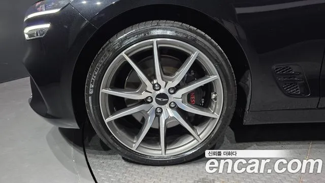 Genesis G70 2023 thumb 4