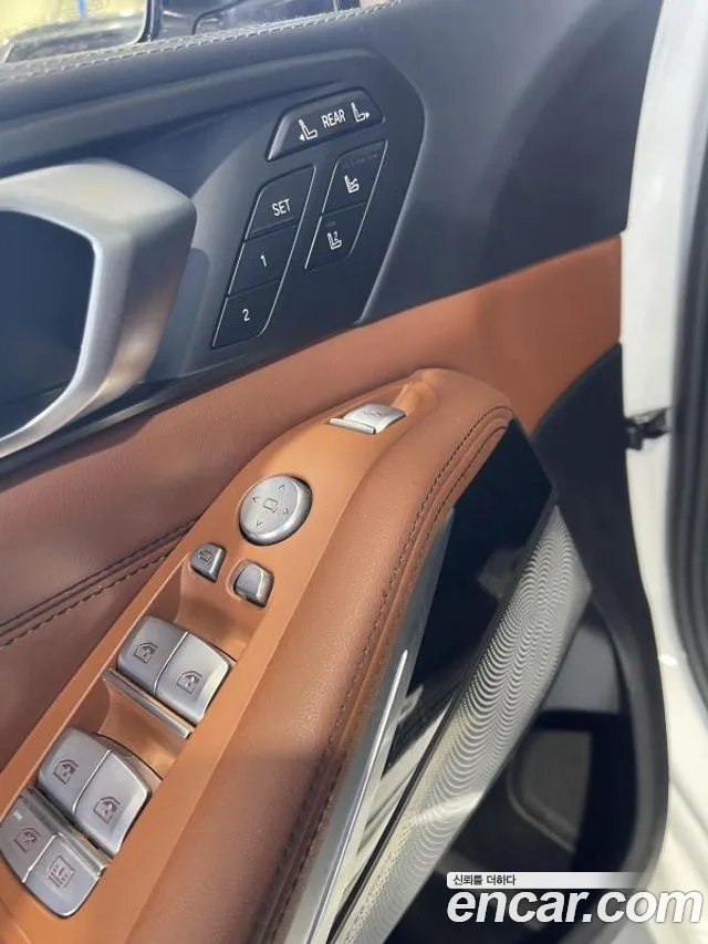 BMW X7 2021 thumb 6