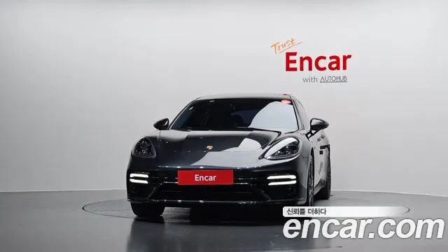 Porsche Panamera 2018 thumb 3