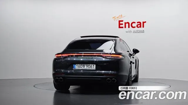 Porsche Panamera 2018 thumb 4