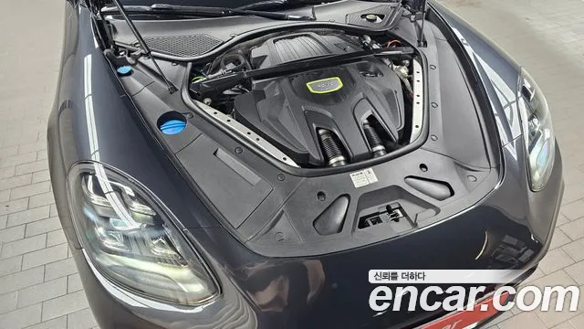 Porsche Panamera 2018 thumb 6